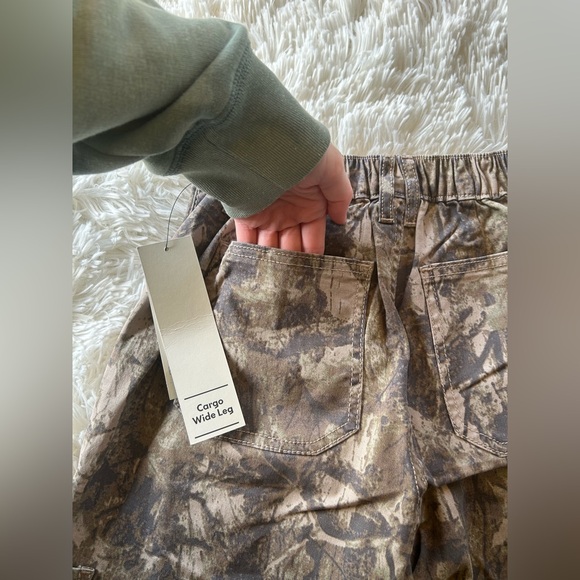 No Boundaries | Camo Wide Leg Cargo Pants - Picture 12 of 12